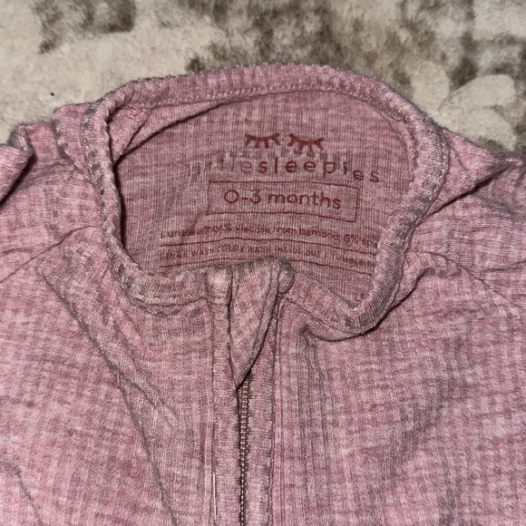 Pink ribbed 0-3 little sleepies zippy❄️reduced❄️ - Picture 3 of 3